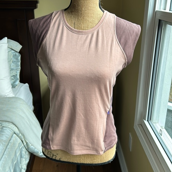 LULULEMON hiking top - Picture 2 of 4